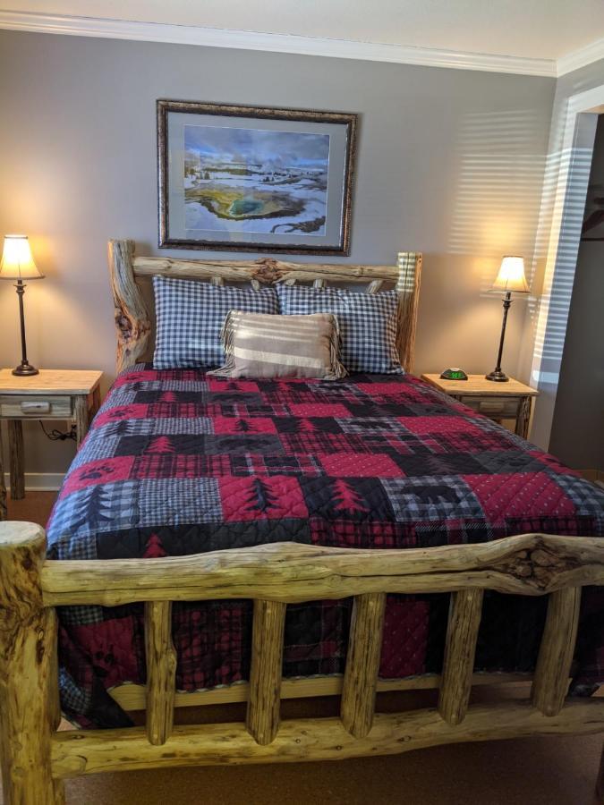 9 Bar W Cabins West Yellowstone Bagian luar foto