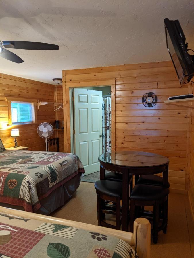 9 Bar W Cabins West Yellowstone Bagian luar foto