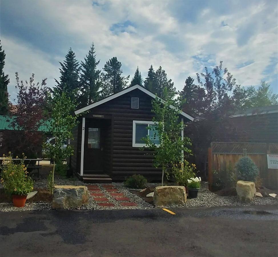 9 Bar W Cabins West Yellowstone Bagian luar foto