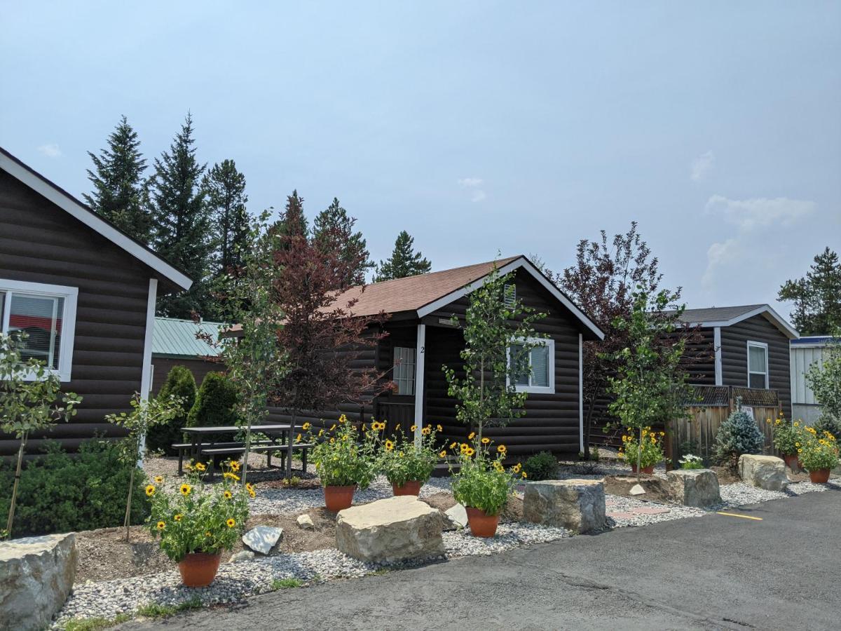 9 Bar W Cabins West Yellowstone Bagian luar foto