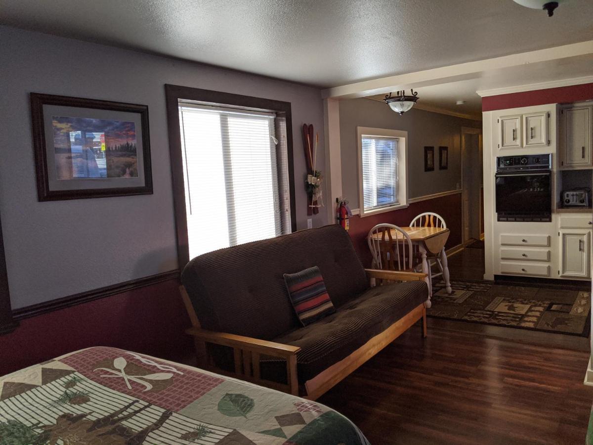 9 Bar W Cabins West Yellowstone Bagian luar foto